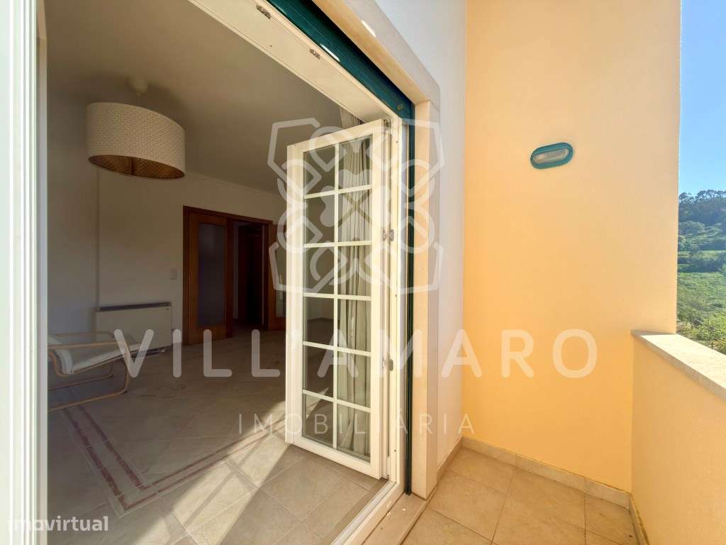 Apartamento T3 com Varanda, Arrecadação e Parqueamento-20