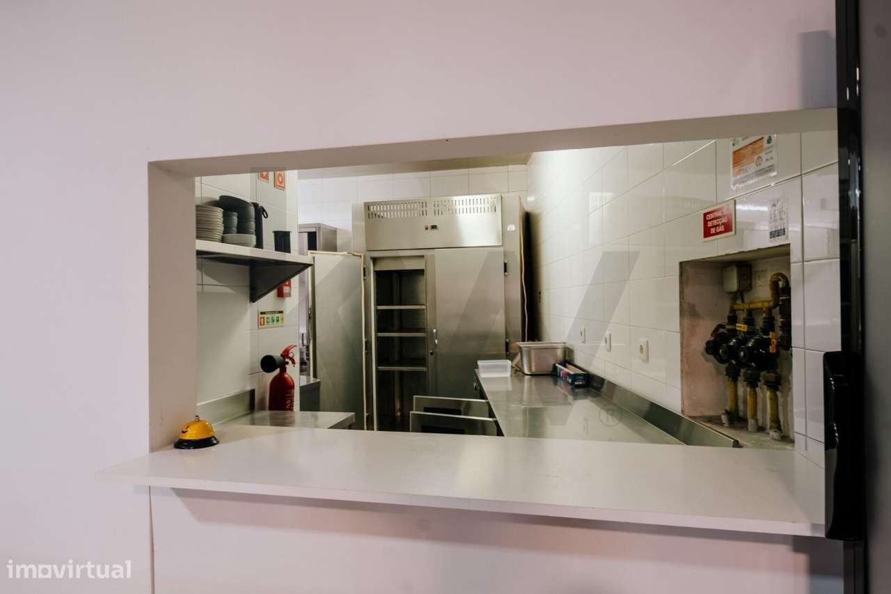 Trespasse de Restaurante Equipado e Remodelado na Rua dos Combatentes,-17