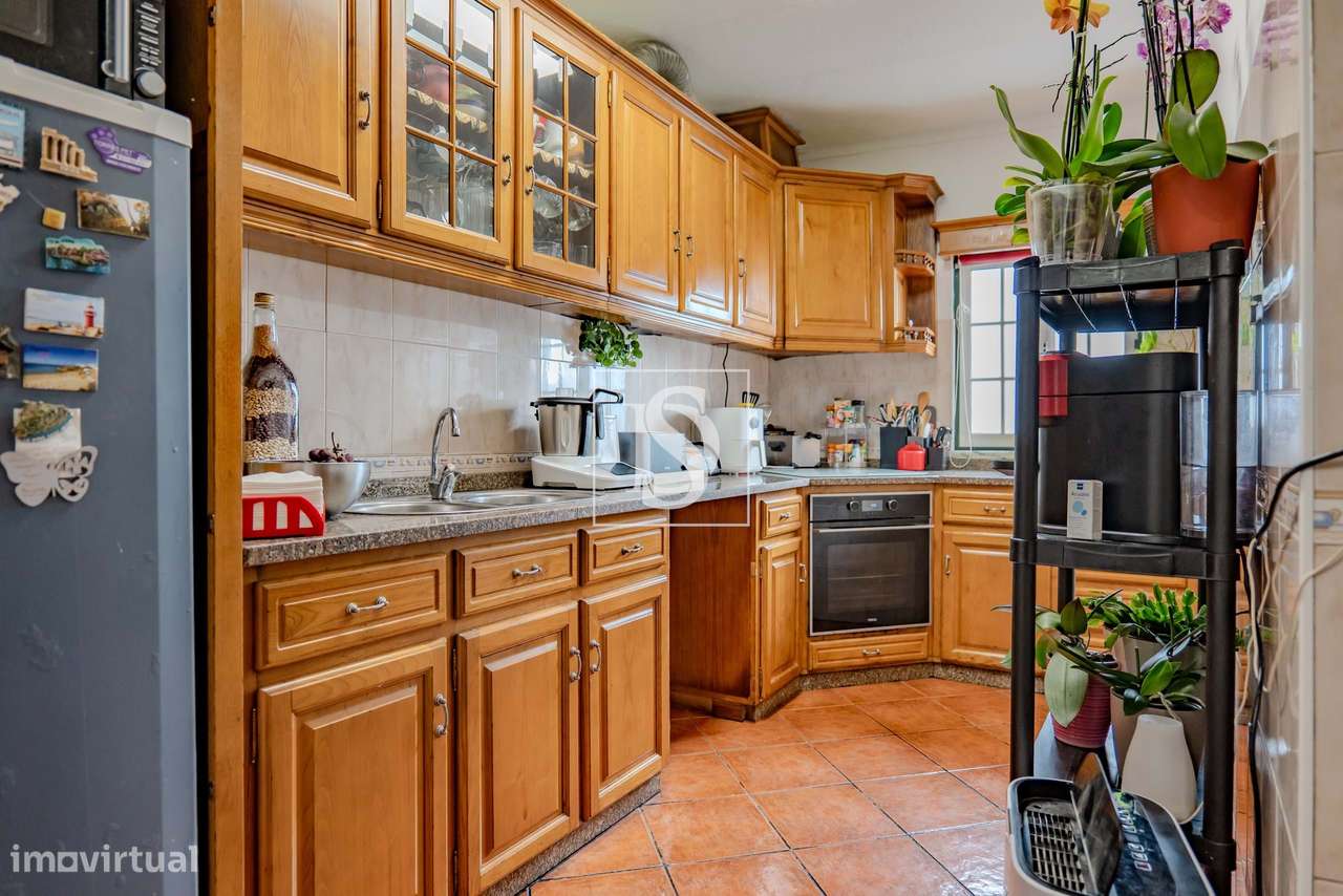 Moradia Renovada com Terraço e Vista Campo em Lamarosa-28