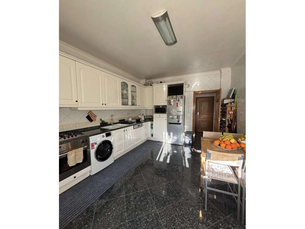 Grande T5 Duplex + terraço + garagem-10