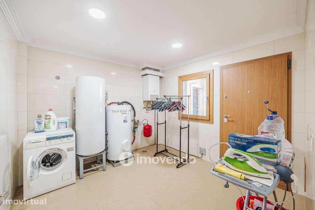 Moradia T4, com condomínio com piscina, em Almargem do Bispo-29