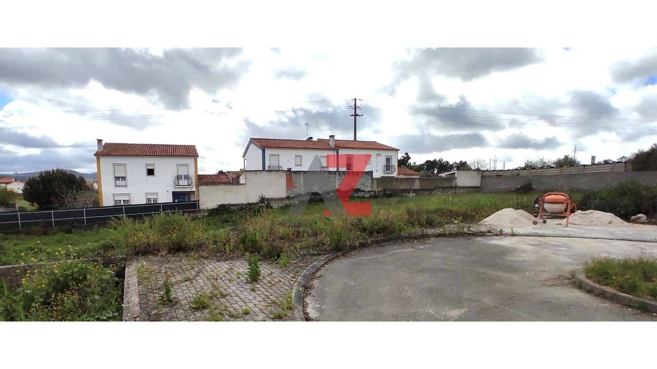 VENDE-SE TERRENO COM PROJETO APROVADO PARA MORADIA-7