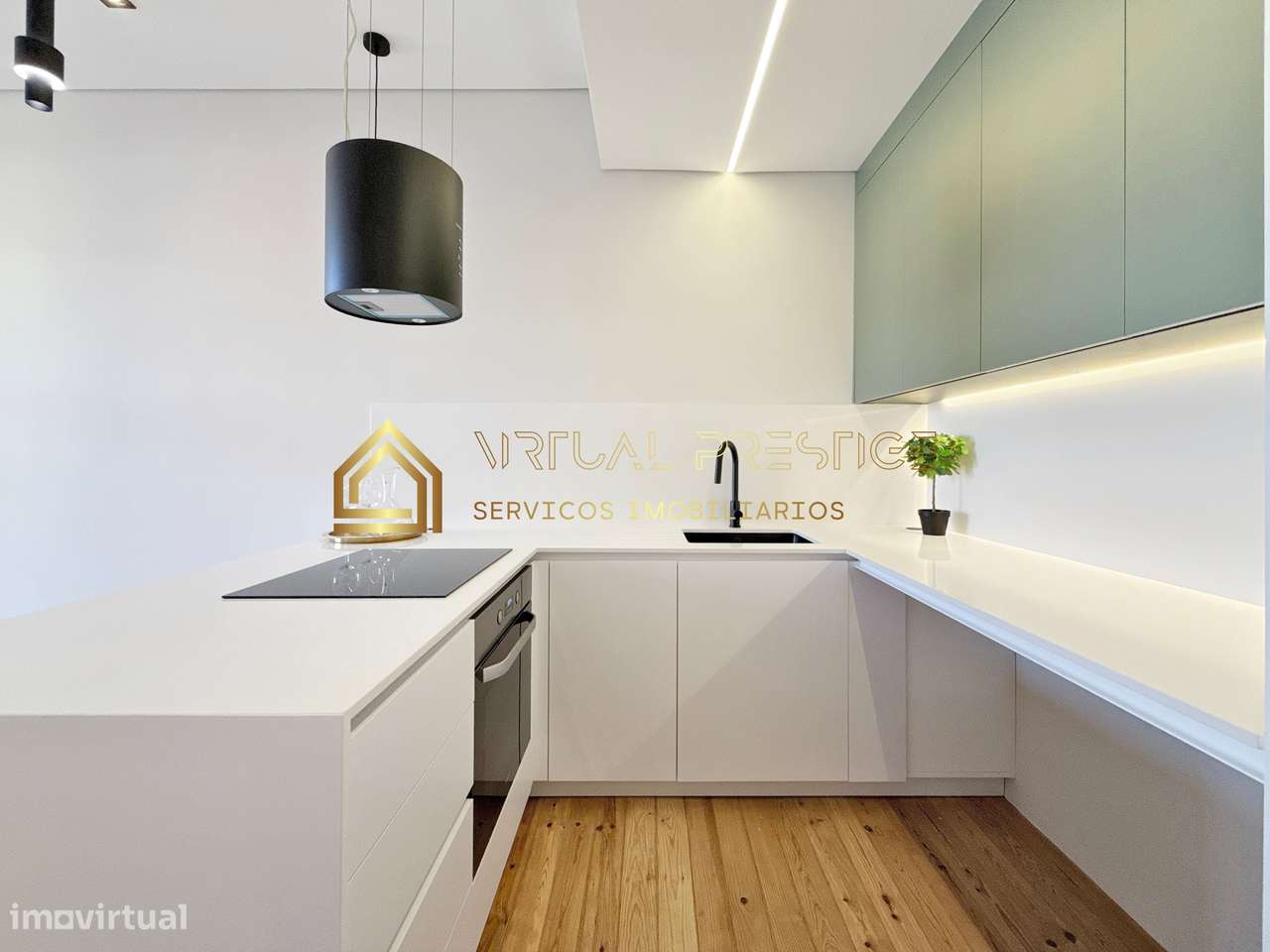 T3 Renovado com 2 Suites e Elevador na Almirante Reis-2