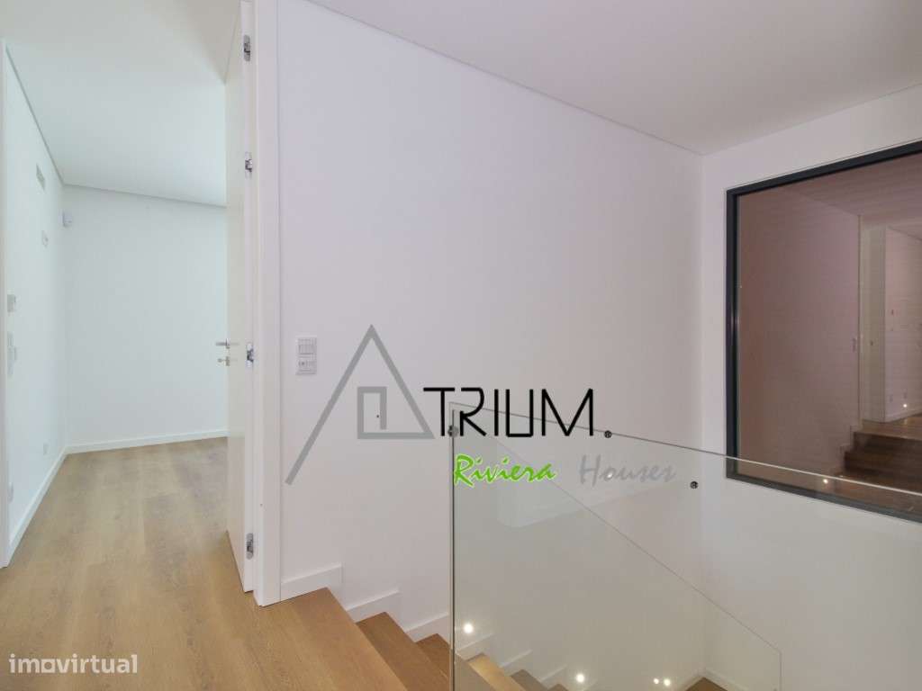 Moradia T4+1 Isolada com piscina e jardim nova-22