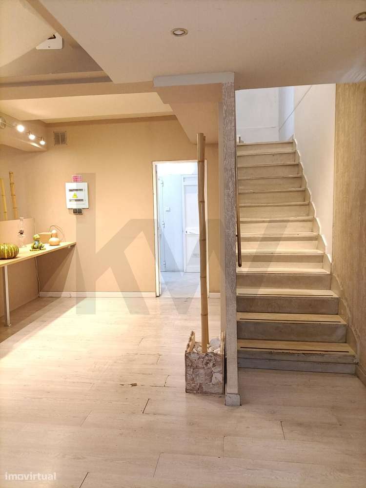 VENDA | ESPAÇO COMERCIAL COM ARRECADAÇÃO – CENTRO DE ALVERCA-27