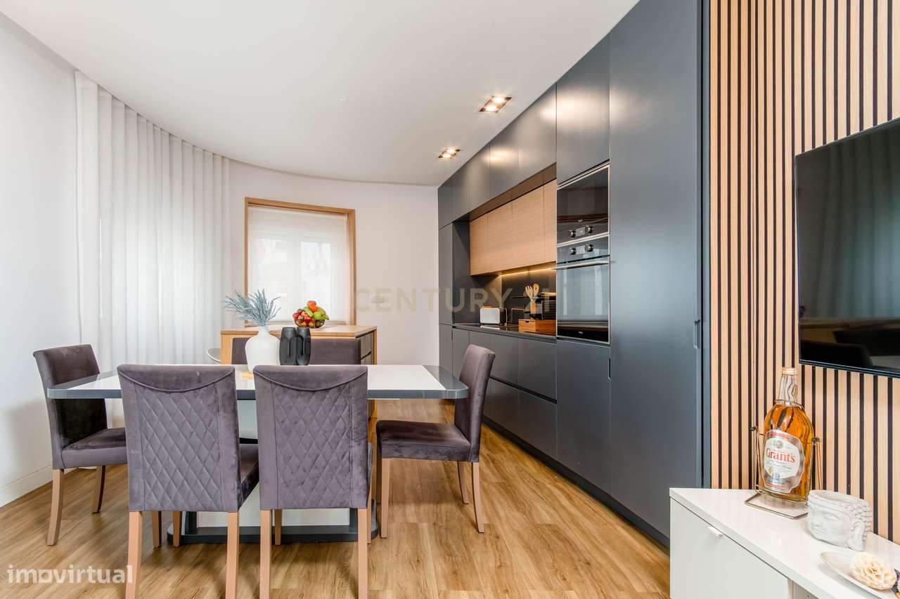 Apartamento Renovado com Terraço na Pontinha-14