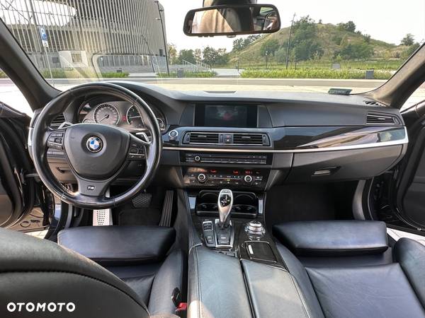 BMW Seria 5 535d xDrive - 33