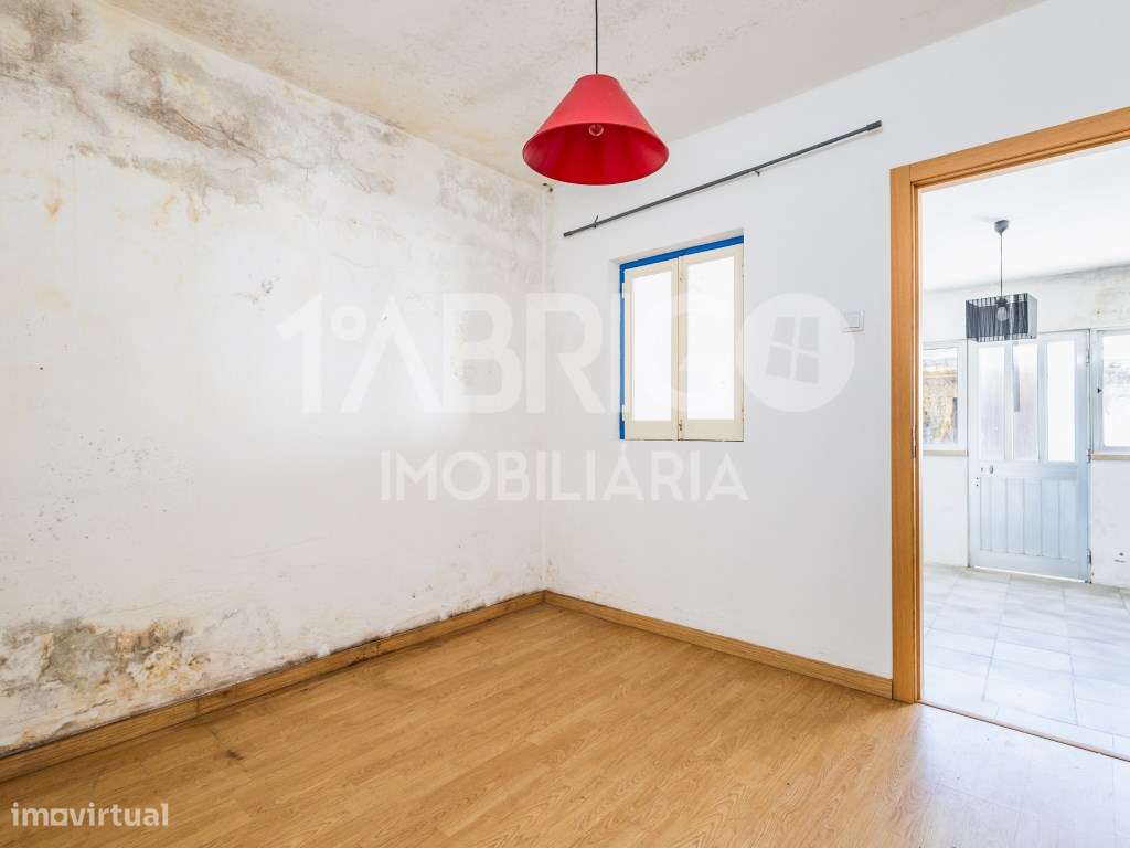 Moradia T2 com Terreno - (Imóvel sem licença de utilização, escritu...-7