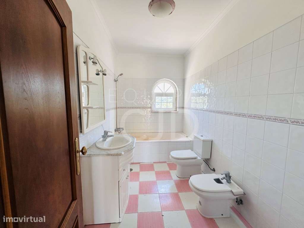 Moradia T5 com Garagem e Terreno Amplo - Quinta do Pinheirinho, San...-26