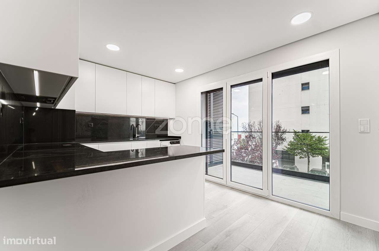 ULTIMO DISPONIVEL!! Fabuloso T3 no 3andar , com varanda e vista rio - Grande imagem: 4/31