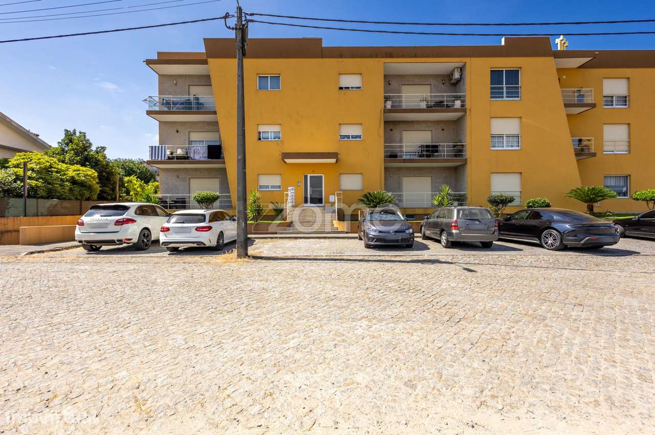 Apartamento T3 com terraço e lugar de garagem-31