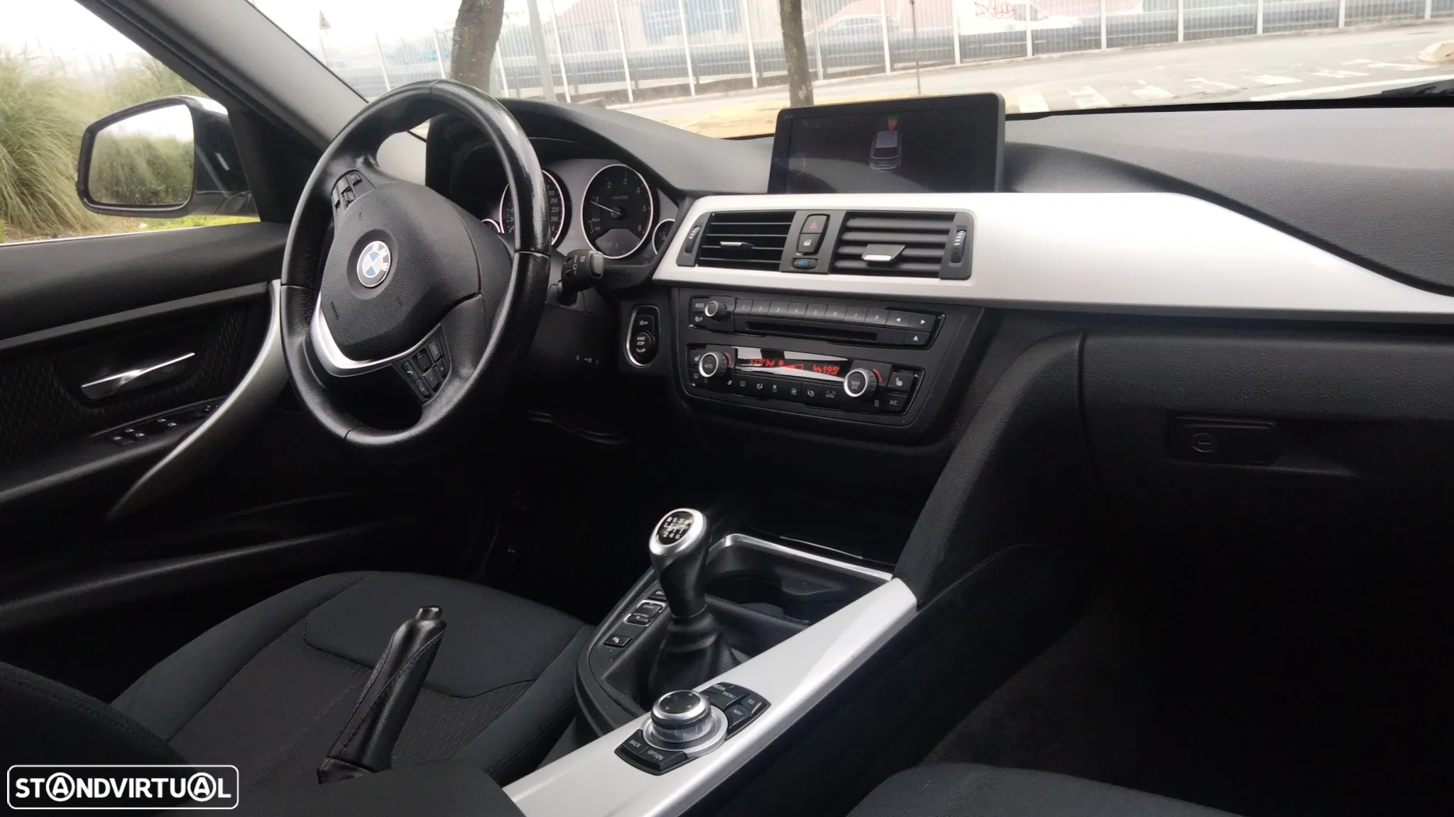 BMW 318 d Touring Navigation Sport - 20