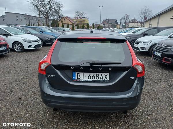 Volvo V60 T4 Momentum - 5