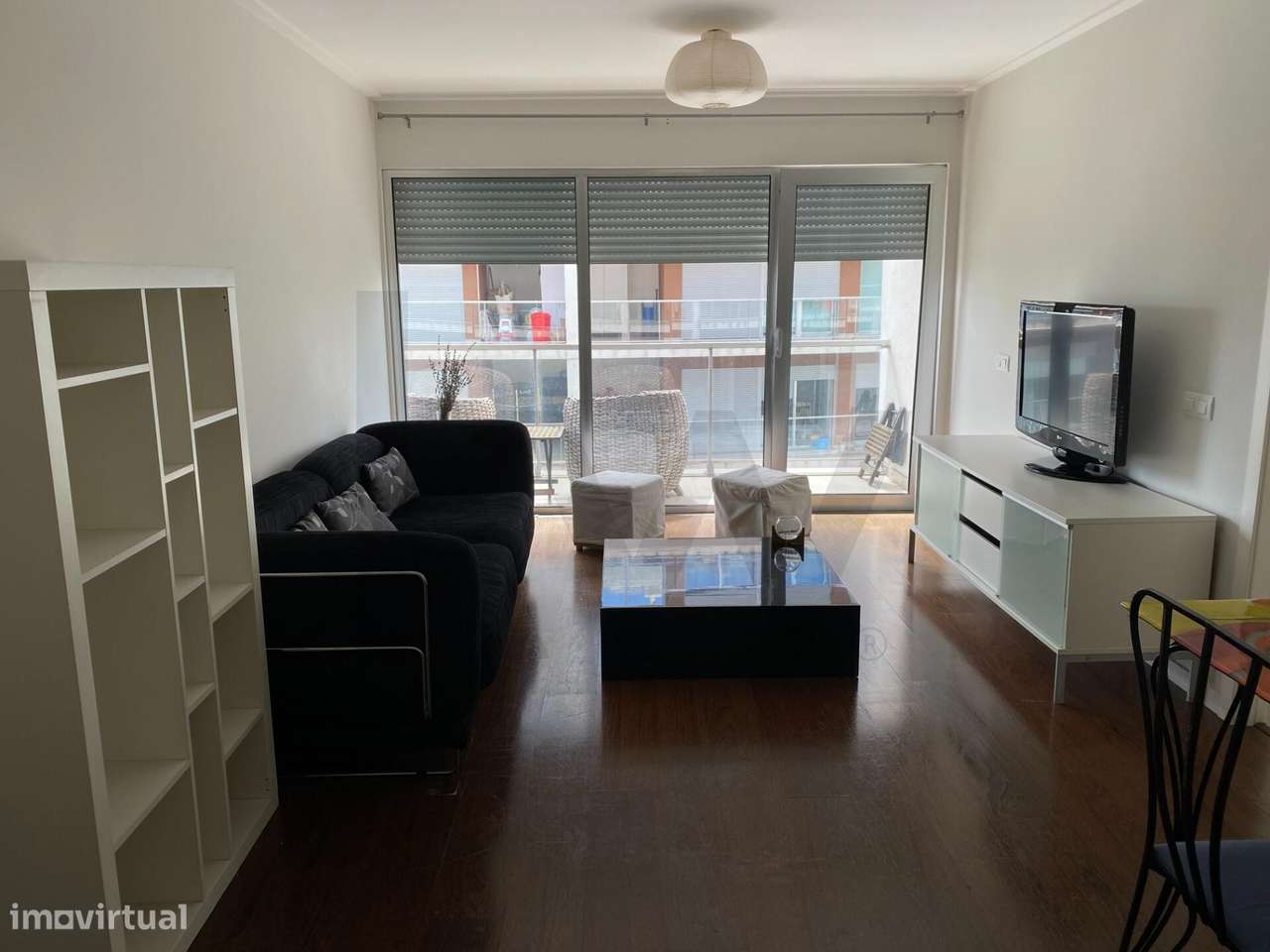 Apartamento T1 com varanda e vista rio no Condomínio Metrocity no Parq - Grande imagem: 4/29