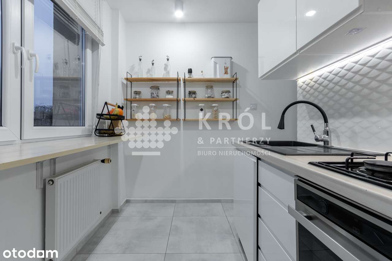 2 pokojowe mieszkanie do wejścia z balkonem na Komuny Paryskiej!-10