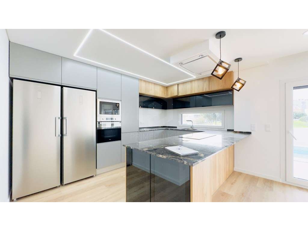 Moradia T4 com piscina - Quintinhas-15