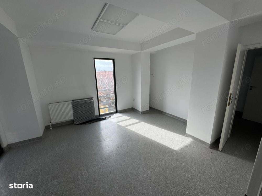 SAD cu o suprafata generoasa  pretabil clinica si nu numai - Imagine principală: 4/8