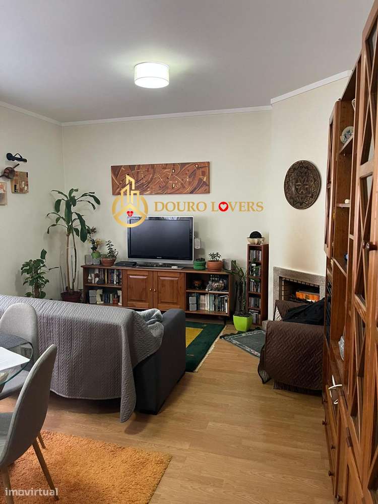 Apartamento T2 em Santa Marinha com Garagem - Grande imagem: 5/33