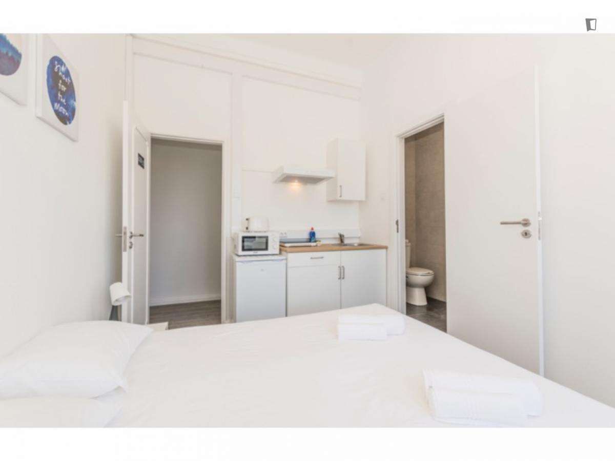 Quarto - localizado em Alameda Lisbon - Grande imagem: 5/7