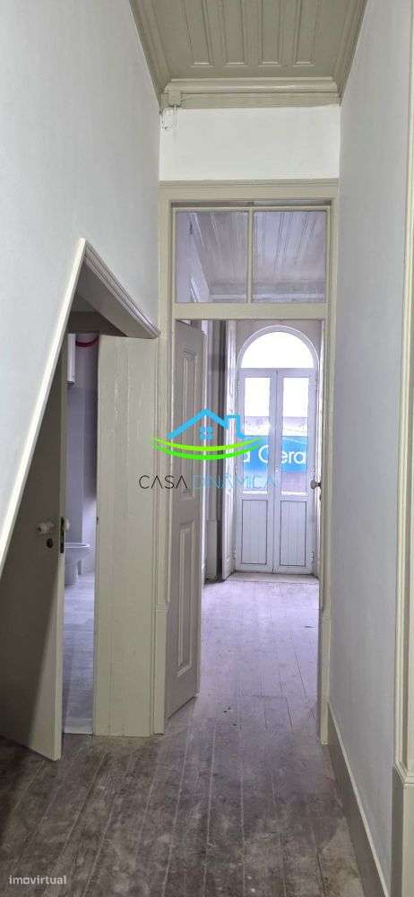 Apartamento T3 com sotão grande no centro de Soure - Grande imagem: 4/43