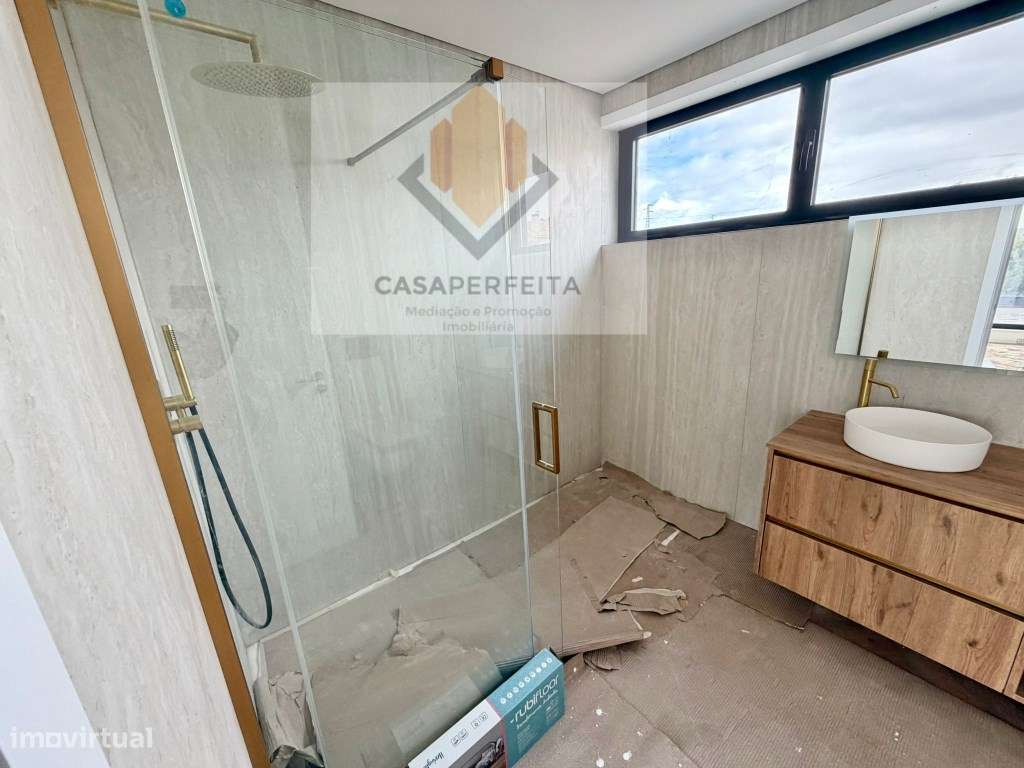 Moradias V5 de Luxo com Piscina, Jardim e Terraços - Praia da Madalena-7