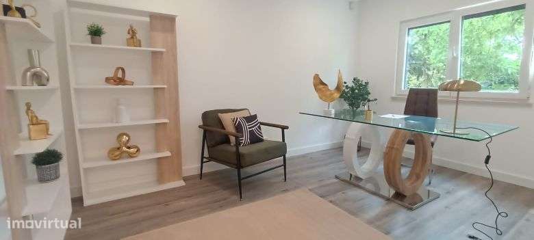 Moradia Independente T4 na Herdade da Aroeira com piscina, garagem a 2-16