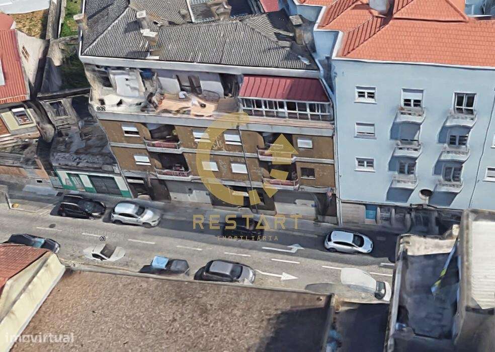 Estacionamento coberto e fechado - Grande imagem: 2/25