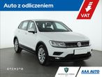 Volkswagen Tiguan - 1