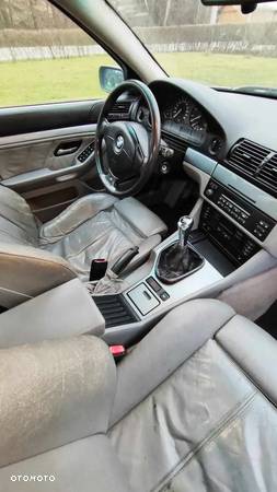 BMW Seria 5 528i - 6