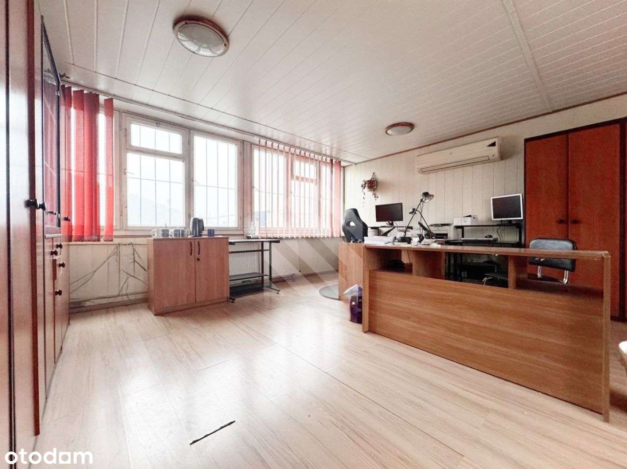 Teren inwestycyjny z budynkami blisko Dk10-4