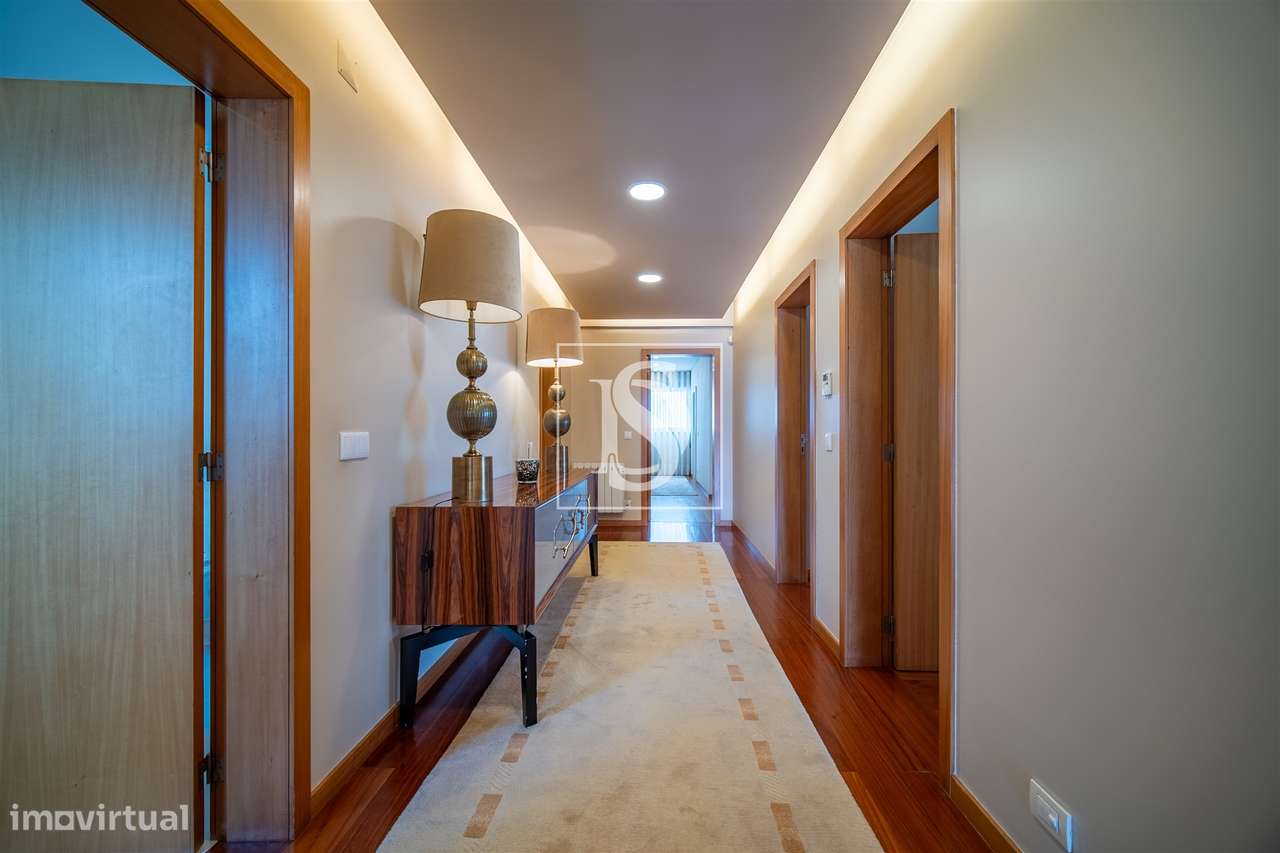 Exclusiva Moradia T4+1 c/ Piscina Aquecida e mais de 380 m²-10