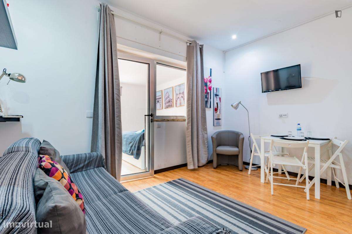 Estúdio - localizado em Baixa Coimbra - Grande imagem: 3/10