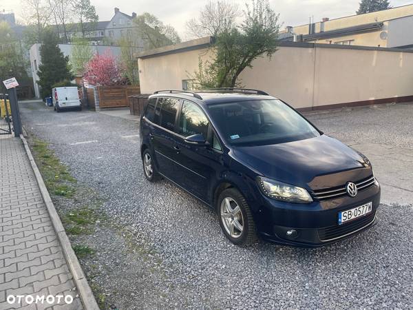 Volkswagen Touran 2.0 TDI DPF BlueMotion Technology DSG Highline - 6