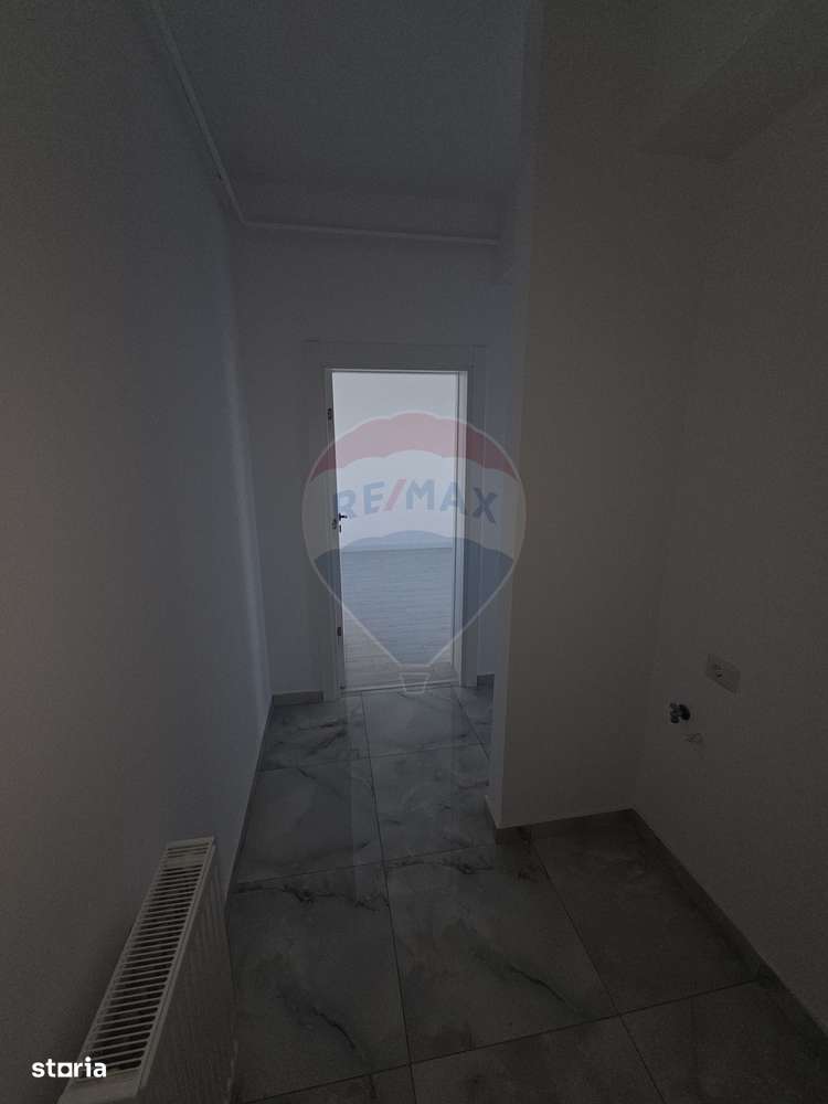 Garsoniere, apartamente cu 2 si 3 camere - Imagine principală: 5/8