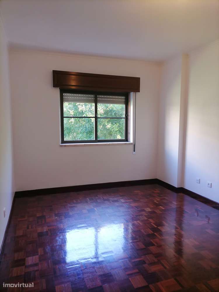 T3 Oeiras, Centro de Queijas, Parqueamento e Arrecadação.-15