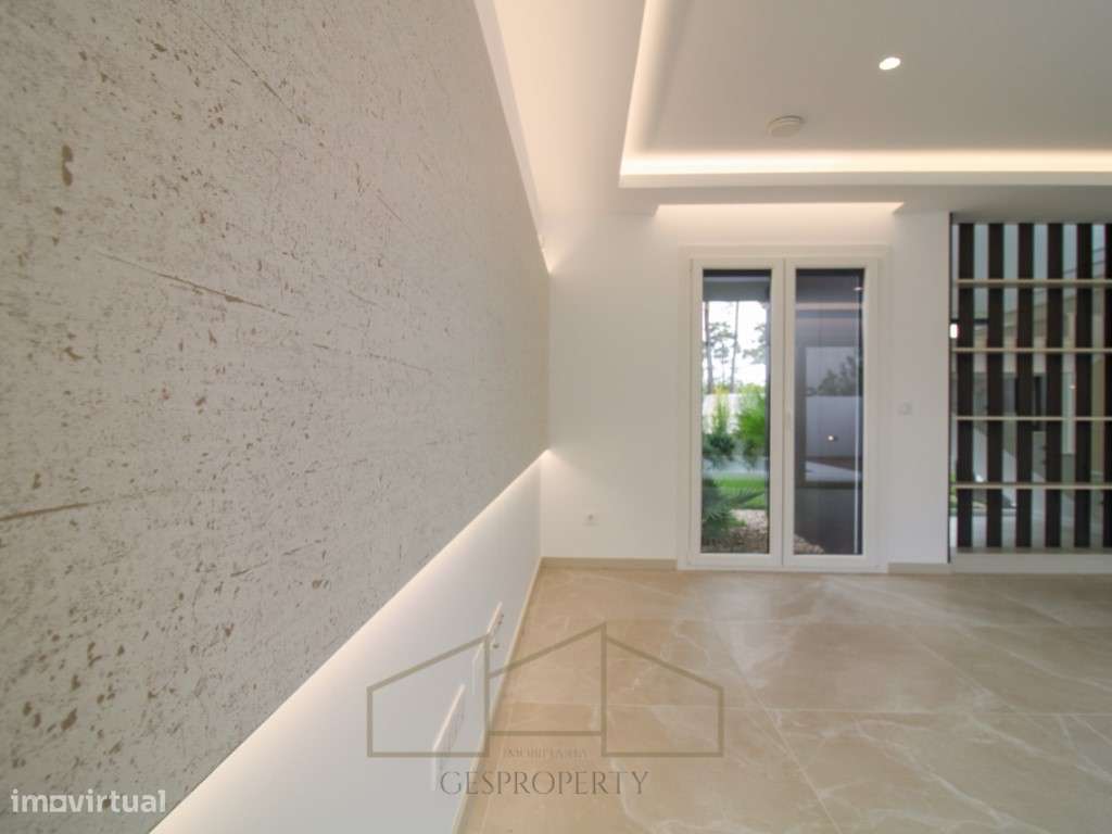 Moradia Isolada T3 com piscina pronta a escriturar na Aroeira-26