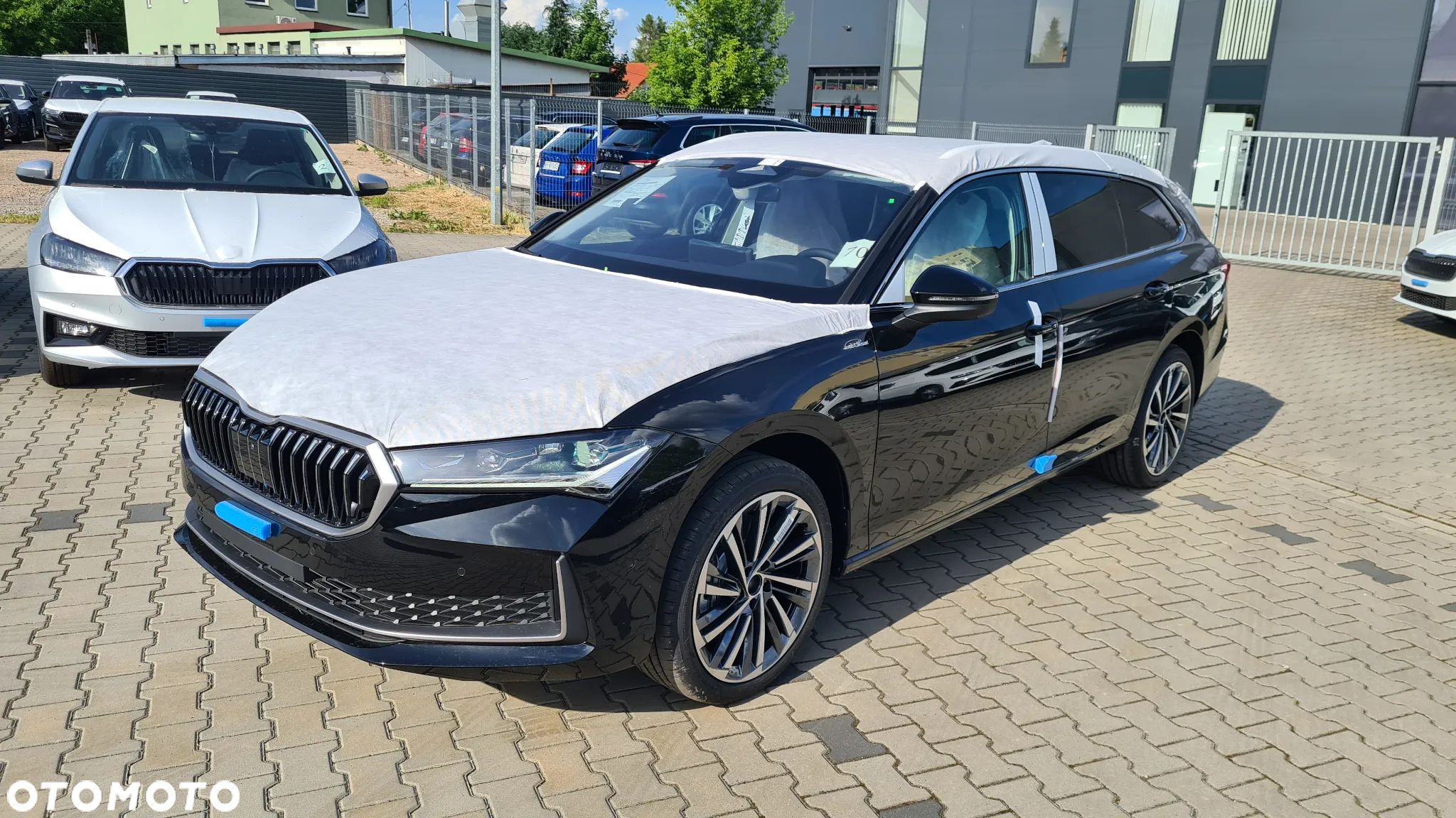 Skoda Superb 2.0 TDI SCR 4x4 L&K DSG - 1