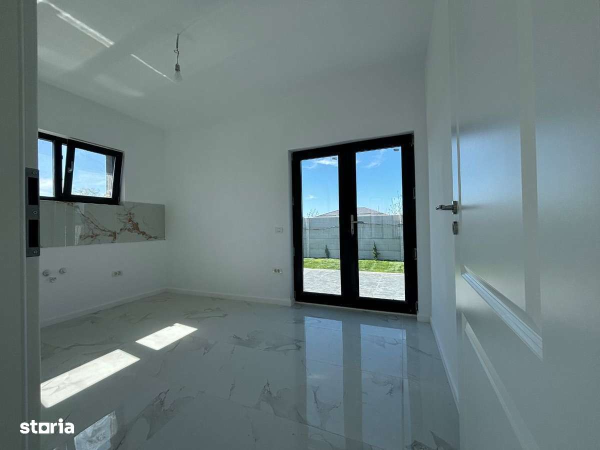 Casă singulară cu 4 camere și curte liberă de 380 mp, Bragadiru - Imagine principală: 3/17