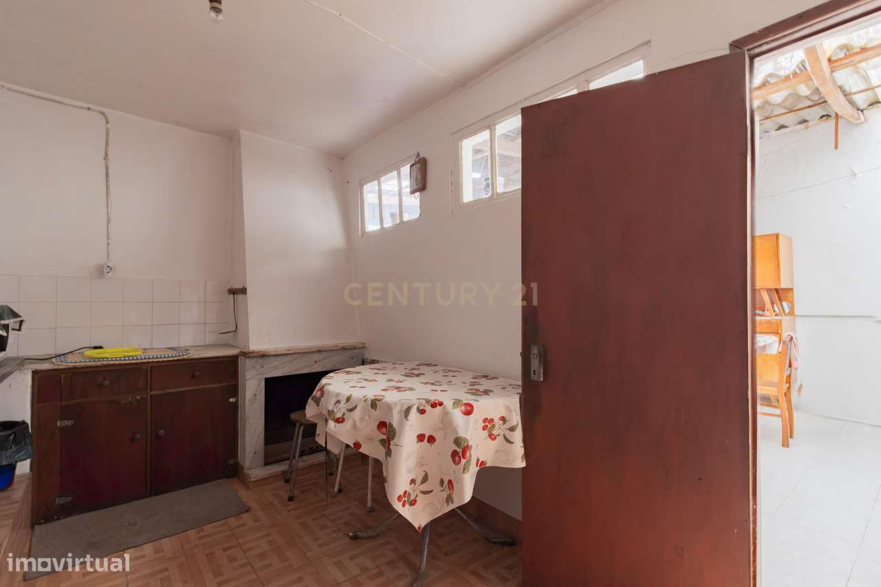 Moradia T3 Térrea Marinha Grande-13