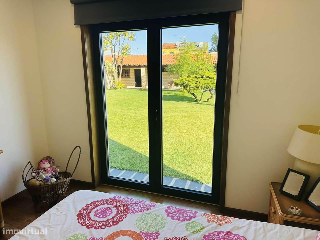 Moradia T4 de charme com grande jardim em zona tranquila-14