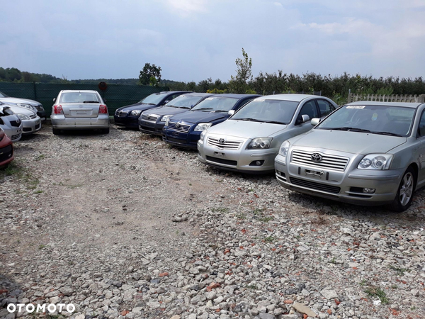 TOYOTA AVENSIS T25 ślizg zderzaka lewy tył Sedan Hatchback 52563-05010 - 9