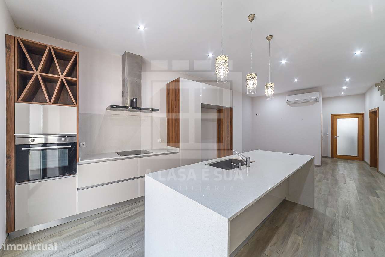 Moradia T3 Renovada no Centro de Ovar - Grande imagem: 4/34