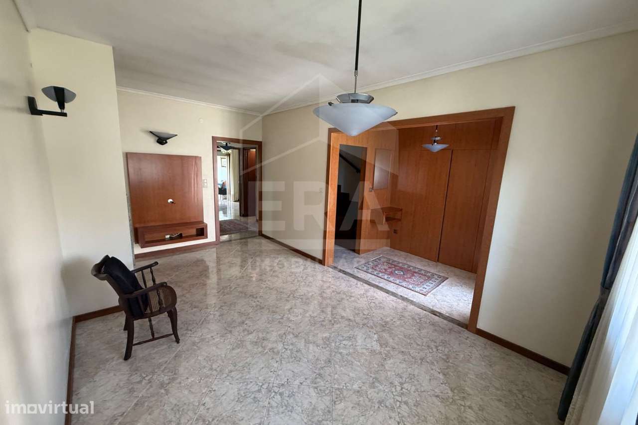 V4 de duas frentes na Madalena-9