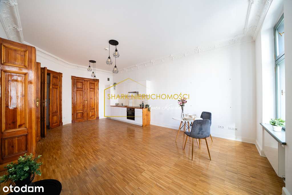 Klimatyczne mieszkanie w kamienicy w centrum!-3