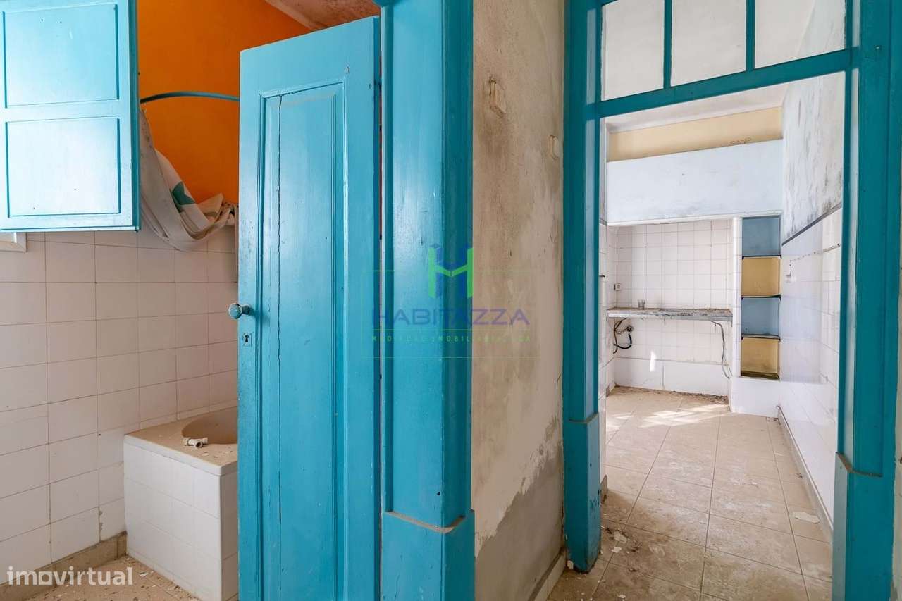 Prédio no Centro histórico de Lagos composto por 2 Apartamentos T3 e 1-40