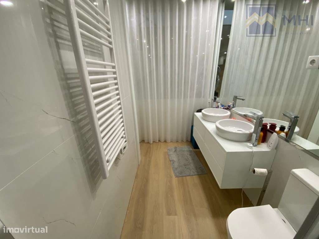 Excelente moradia Bifamiliar T3, a 100 metros da praia em Canidelo-58