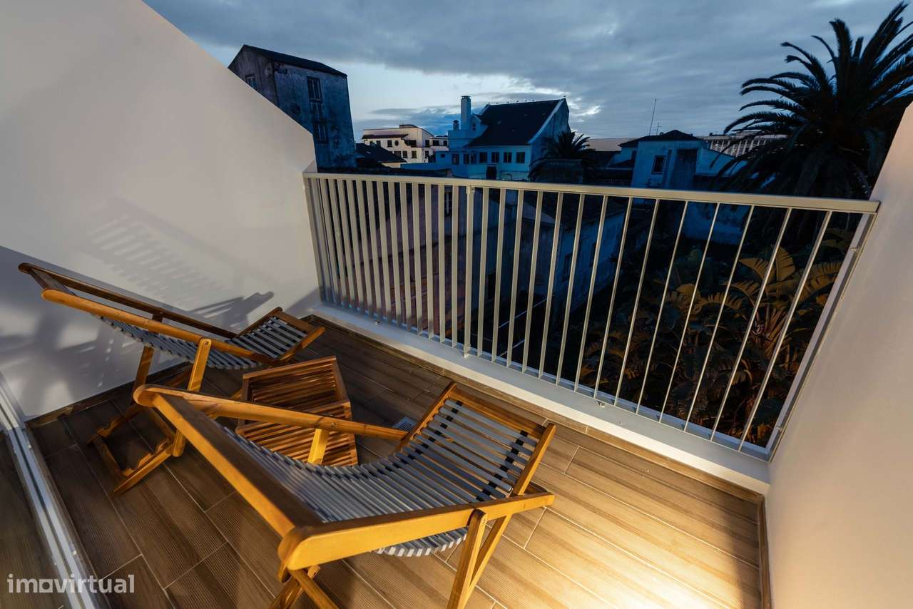 Apartamento T2 com licença AL no coração de Ponta Delgada - Grande imagem: 5/31