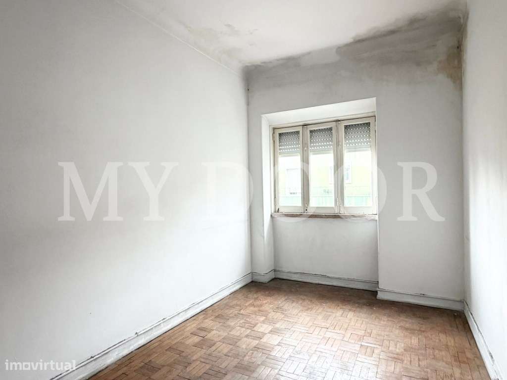 Apartamento T1 c/ potencial para transformar em T2 - Moscavide-13