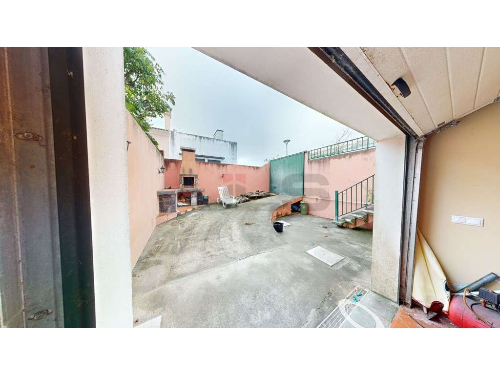 Moradia V4+1 próximo do Parque Urbano, São Pedro, Ponta Delgada-6