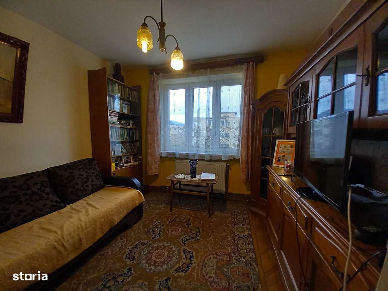 Bd. Unirii - Mc Donald s, apartament 3 camere, decomandat, etajul 2!!-5